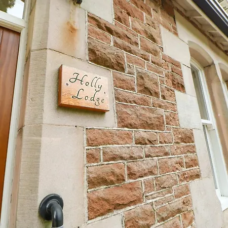 Holiday home Holly *