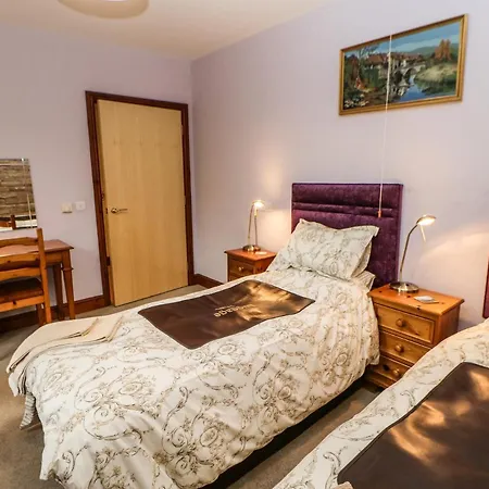 Holly * Appleby-in-Westmorland